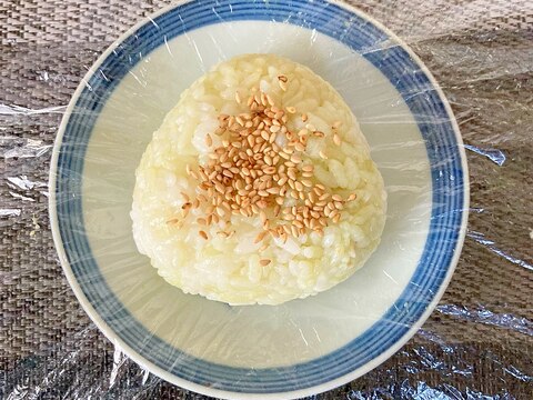 緑茶と昆布だしの梅おにぎり